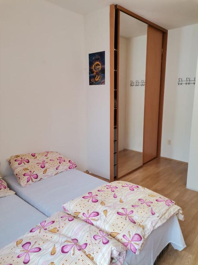 Anh' Private Rooms For Tourist Братислава Экстерьер фото